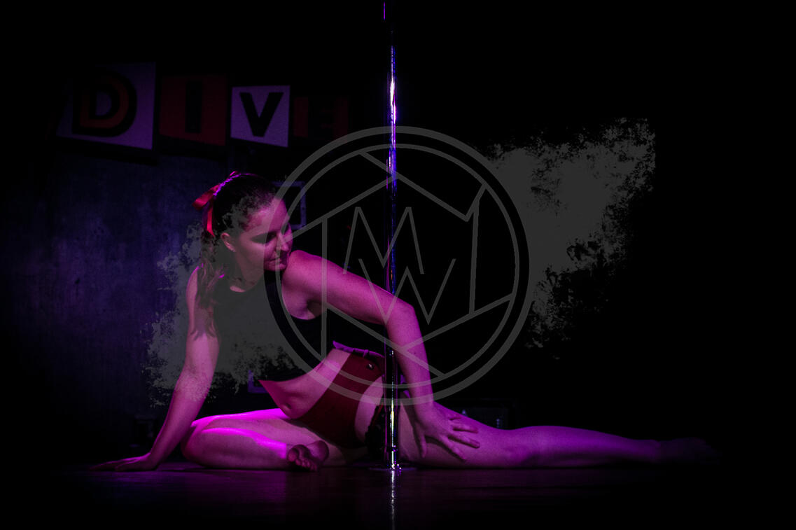 Happy Kiss Pole Fitness